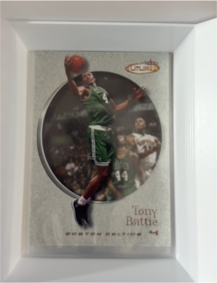 2000 Fleer Futures #109 Tony Battie — front