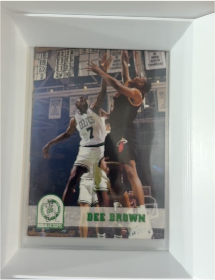 1993-94 NBA Hoops #10 Dee Brown — front