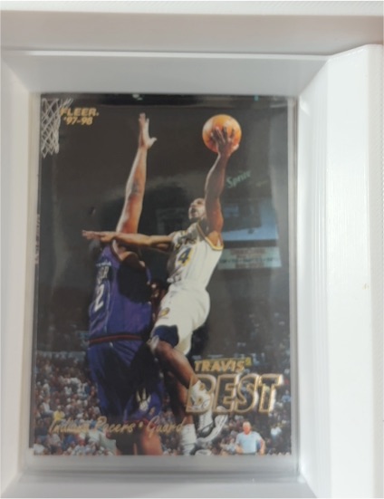 1997-98 Fleer #17 Travis Best — front