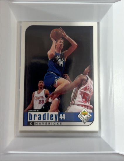1997 Upper Deck Collector's Choice #44 Shawn Bradley — front