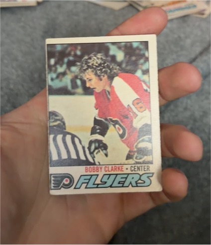 1977-78 Topps #115 Bobby Clarke Philadelphia Flyers — front