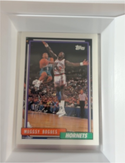 1992-93 Topps #176 Muggsy Bogues — front