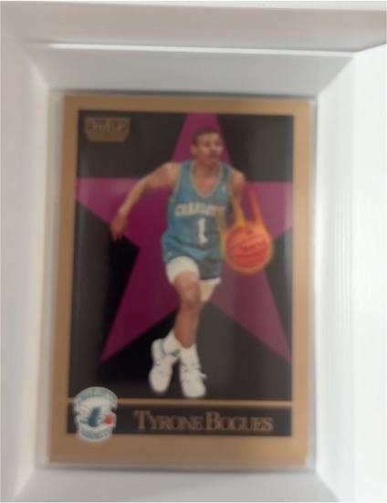 1990-91 SkyBox #26 Tyrone Bogues — front