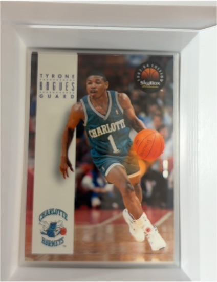 1993-94 SkyBox Premium #36 Muggsy Bogues — front