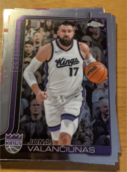 2025-26 Topps Chrome #206 Jonas Valanciunas — front