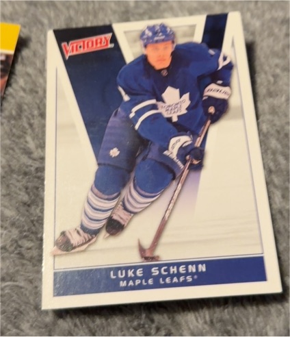 2010-11 Upper Deck Victory #184 Luke Schenn — front