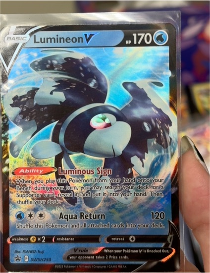 2022 Pokémon SWSH250 Lumineon V — front