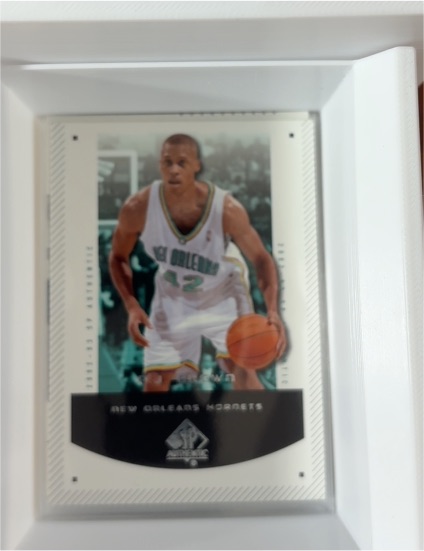 2004-05 SP Authentic #56 Baron Davis — front