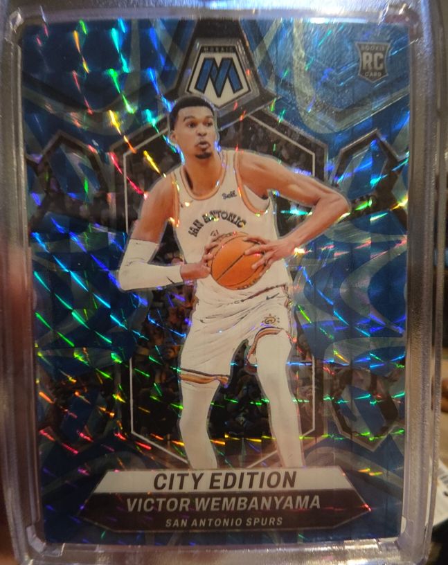 2023-24 Panini Mosaic #282 Victor Wembanyama City Edition Reactive Blue Prizm Rookie Card — front
