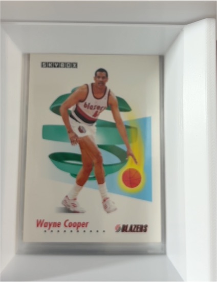 1991-92 SkyBox #235 Wayne Cooper — front
