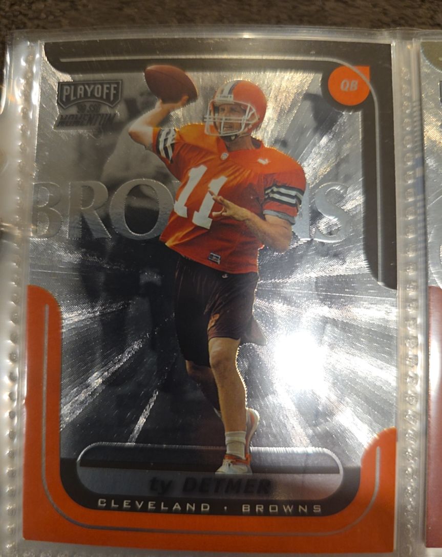 1999 Playoff Momentum SSD #23 Ty Detmer — front