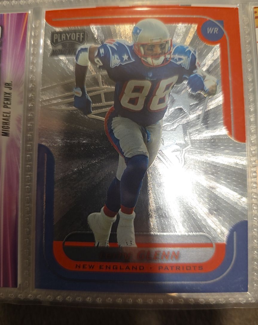 1999 Playoff Momentum SSD #61 Terry Glenn — front