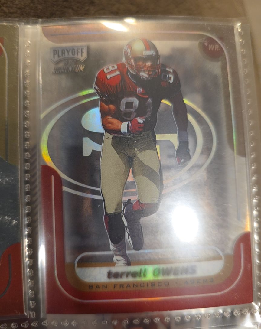 1999 Playoff Momentum SSD #140 Terrell Owens — front