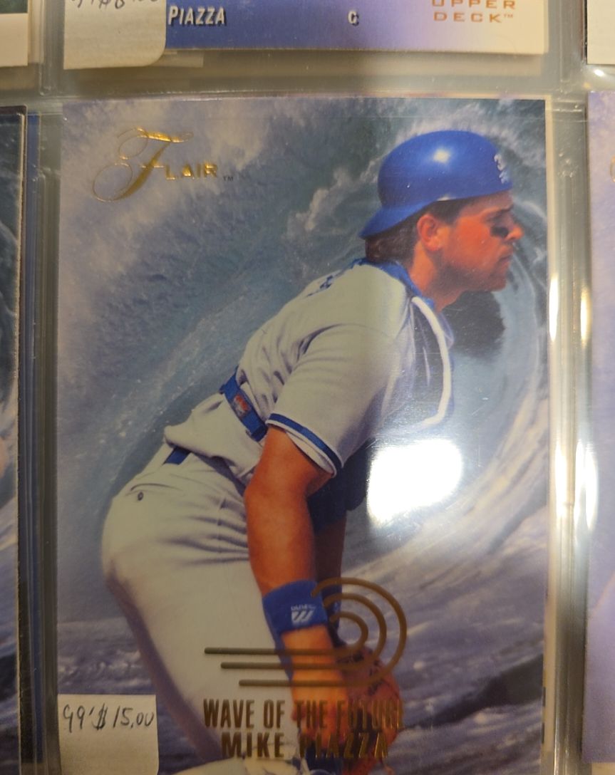 1993 Flair #12 Mike Piazza Wave of the Future — front