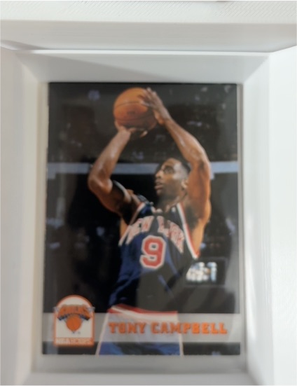 1993 NBA Hoops #9 Tony Campbell — front