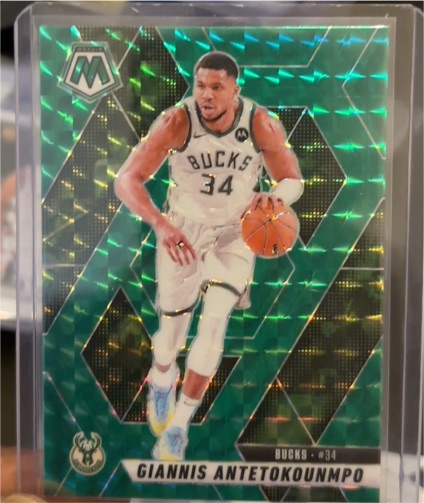 2024-25 Panini Mosaic #13 Giannis Antetokounmpo — front