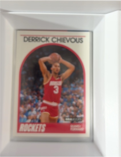 1989-90 NBA Hoops #16 Derrick Chievous — front