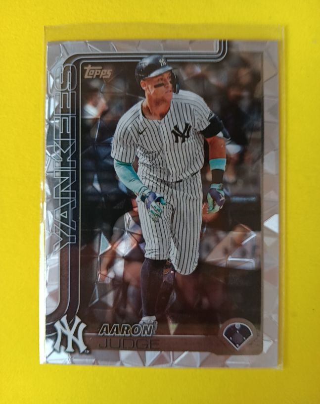 2025 Topps Series 1 #300 Aaron Judge — front
