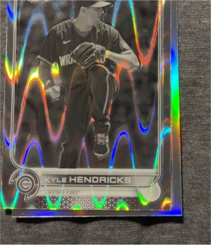 2022 Topps Chrome Sonic #117 Kyle Hendricks Black & White RayWave — front