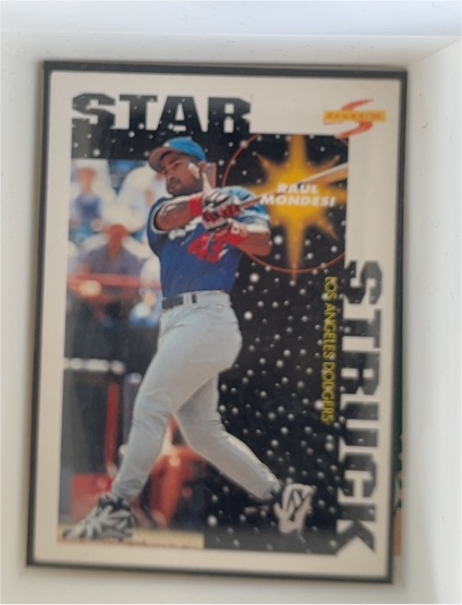 1996 Score Star Struck #369 Raul Mondesi — front
