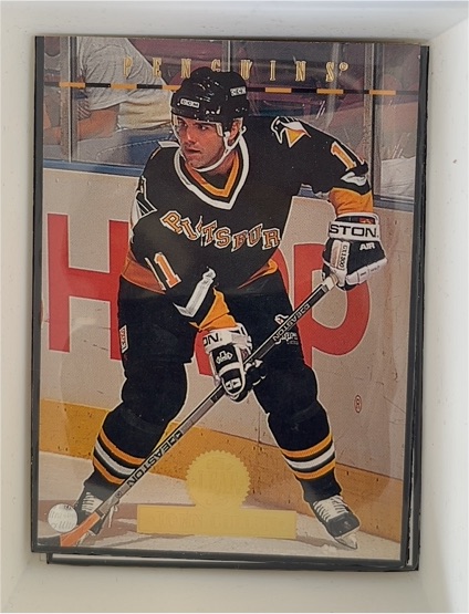 1995-96 Score Black Ice #261 Kevin Stevens — front