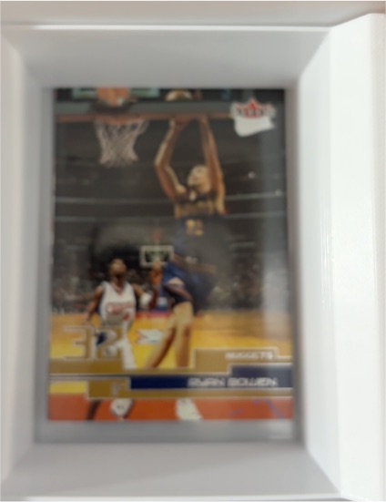 1997 NBA Hoops #32 Kobe Bryant — front