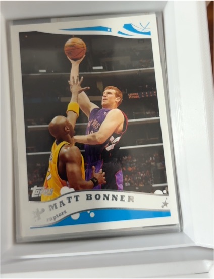 2005-06 Topps #24 Matt Bonner — front