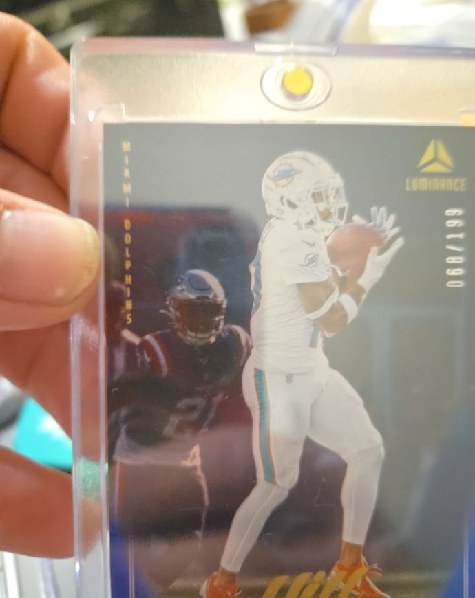 2025 Panini Luminance #34 Tyreek Hill — front