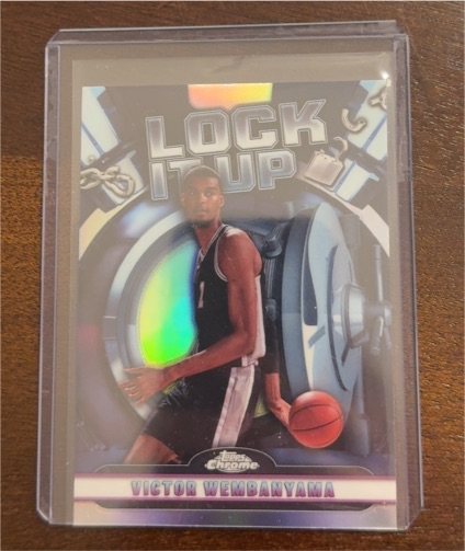 2024-25 Topps Chrome Lock It Up #LIU-9 Victor Wembanyama — front