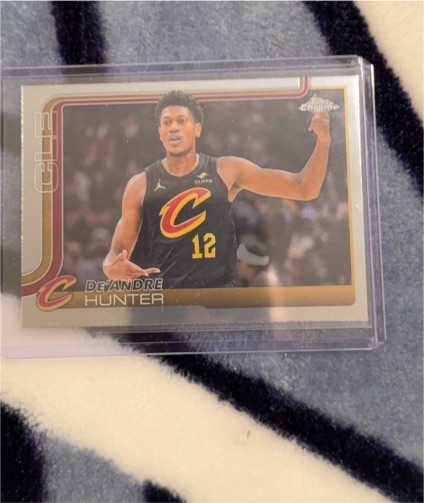 2025-26 Topps Chrome #73 De'Andre Hunter — front