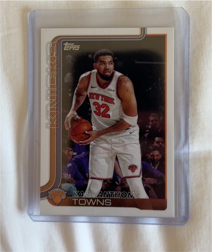 2025-26 Topps #19 Karl-Anthony Towns — front