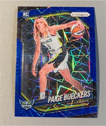 2025-26 Panini Prizm WNBA #147 Paige Bueckers Blue Velocity Variation Rookie RC Dallas Wings — front