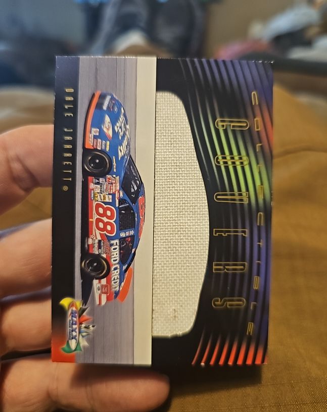 2002 Press Pass Hot Treads #HT22 Dale Jarrett — front