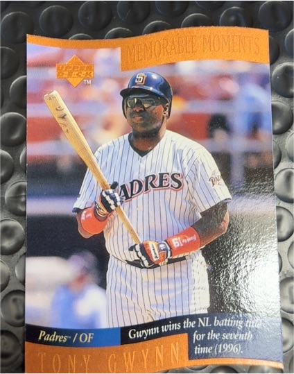 1997 Upper Deck Memorable Moments #5 Tony Gwynn — front