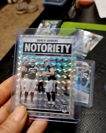 2025 Panini Mosaic Notoriety #10 Brock Bowers — front
