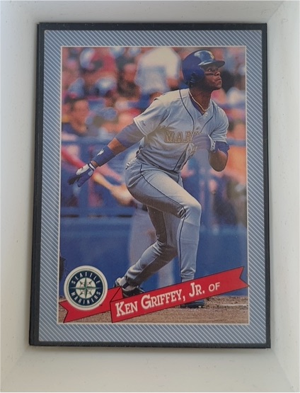 1993 Hostess #25 Ken Griffey Jr. Seattle Mariners — front