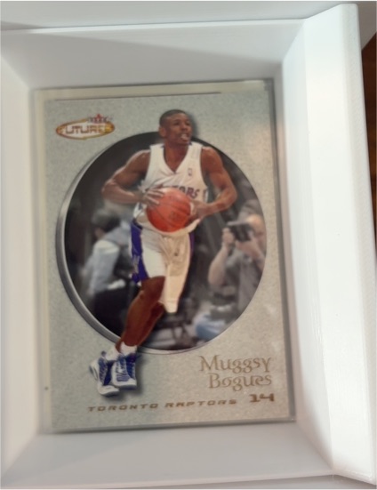 2000-01 Fleer Futures #30 Muggsy Bogues — front
