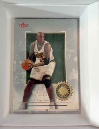 2000 Fleer Authority Vin Baker — front