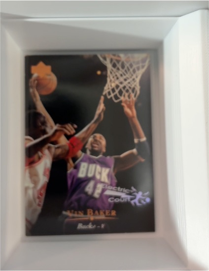 1995-96 Upper Deck #182 Vin Baker Milwaukee Bucks — front