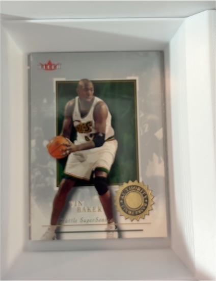 1996 Fleer #1 Vin Baker — front