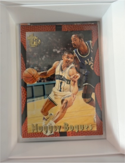 1994-95 Topps Embossed #9 Muggsy Bogues — front
