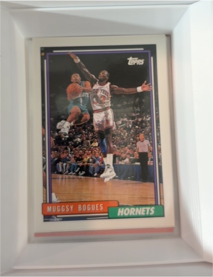 1992-93 Topps #176 Muggsy Bogues — front