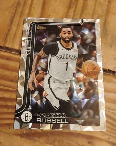 2025-26 Topps #8 D'Angelo Russell — front