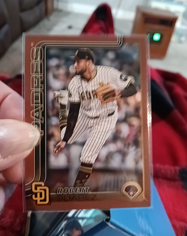 2025 Topps Series 2 #633 Robert Suarez — front