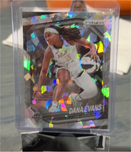 2025 Panini Prizm WNBA #33 Dana Evans — front