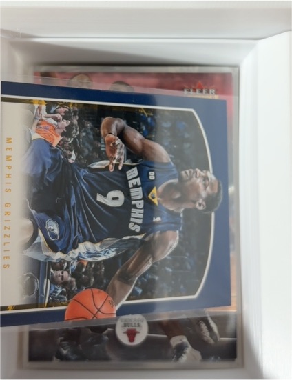 2013-14 Panini Basketball #8 Tony Allen — front