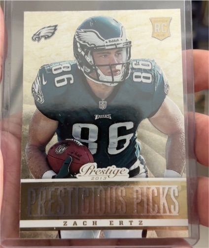 2013 Panini Prestige #16 Zach Ertz Prestigious Picks Gold Rookie — front