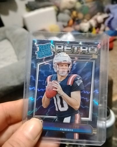 2024 Panini Donruss Rated Rookie Retro #16 Drake Maye — front
