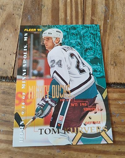 1994-95 Fleer #5 Tom Kurvers — front