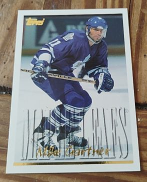 1995 Topps #98 Mike Gartner — front